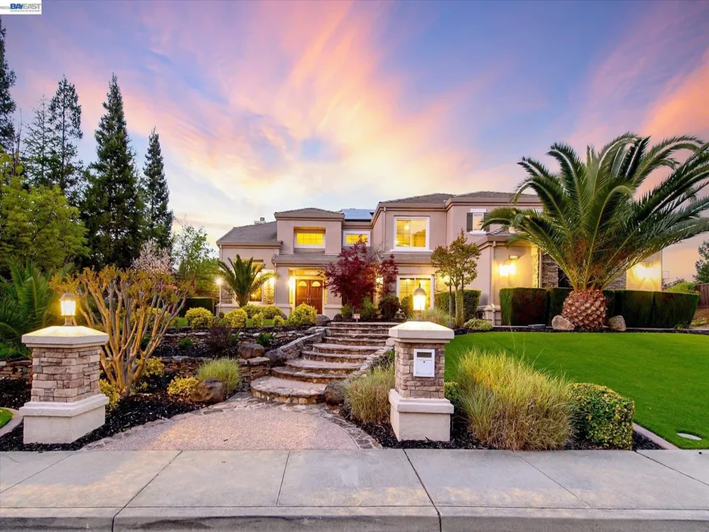 Listing imagery for 8303 Regency Dr