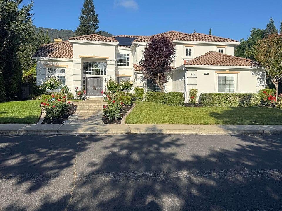 Listing imagery for 7967 Paragon Cir