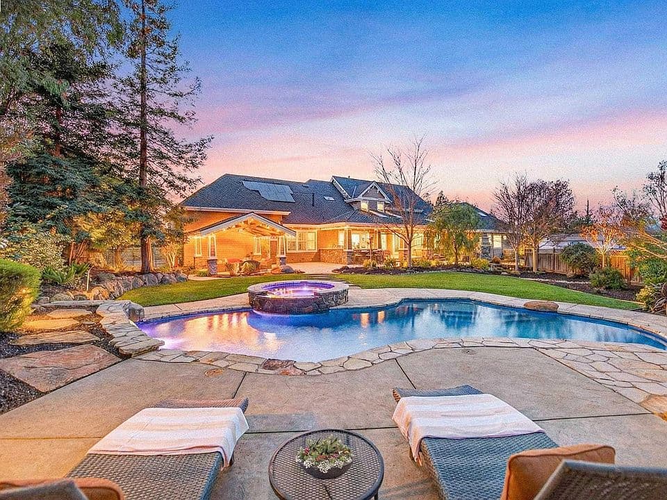 Listing imagery for 2191 Kara Pl