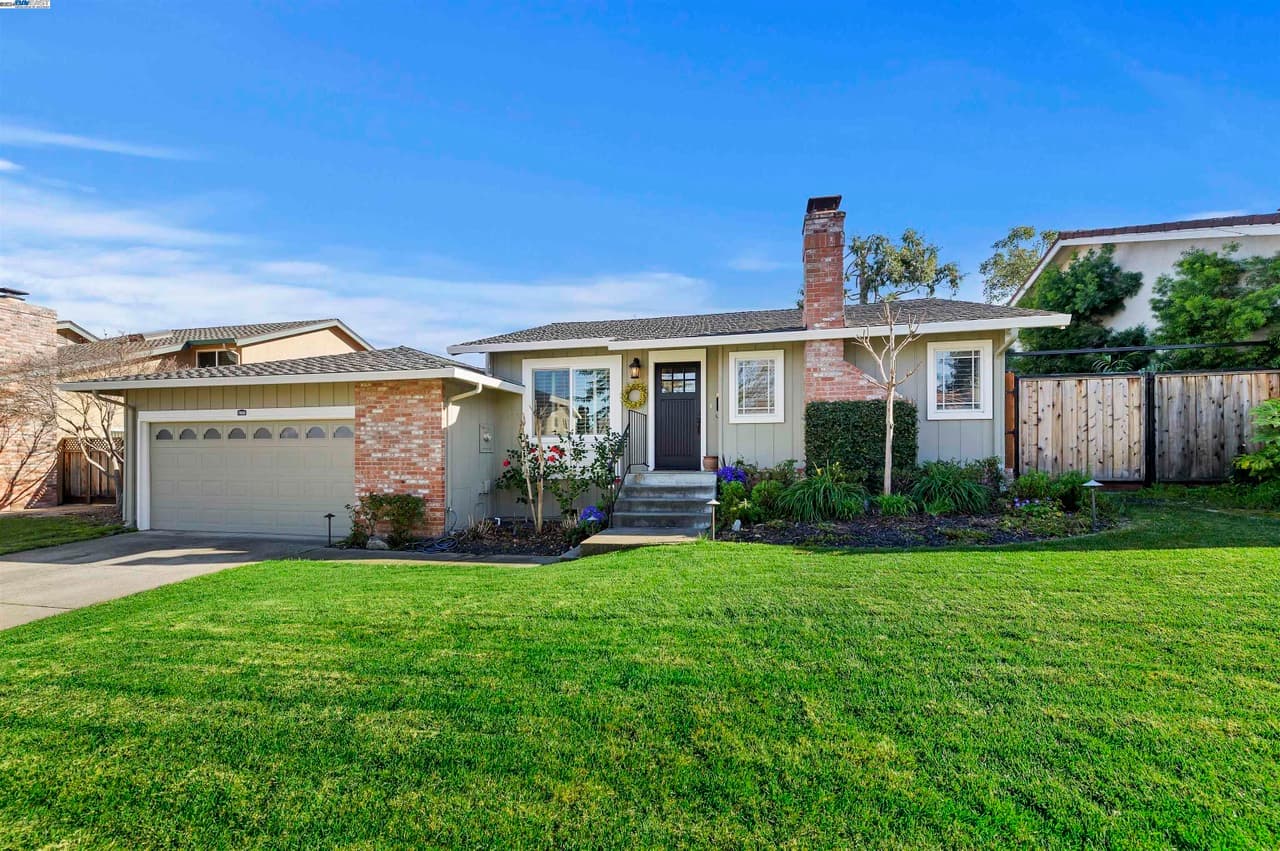 Listing imagery for 7850 Marigold Ct