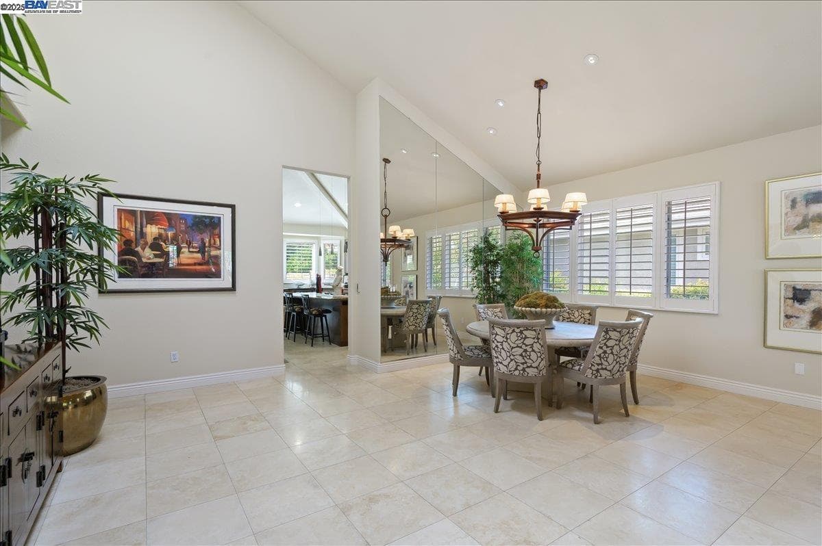 Listing imagery for 2178 Inverness Ct