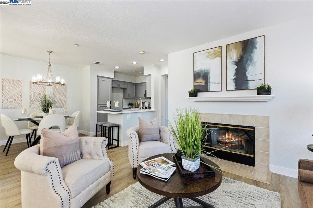 Listing imagery for 211 Wildrose Cmn Unit 1104
